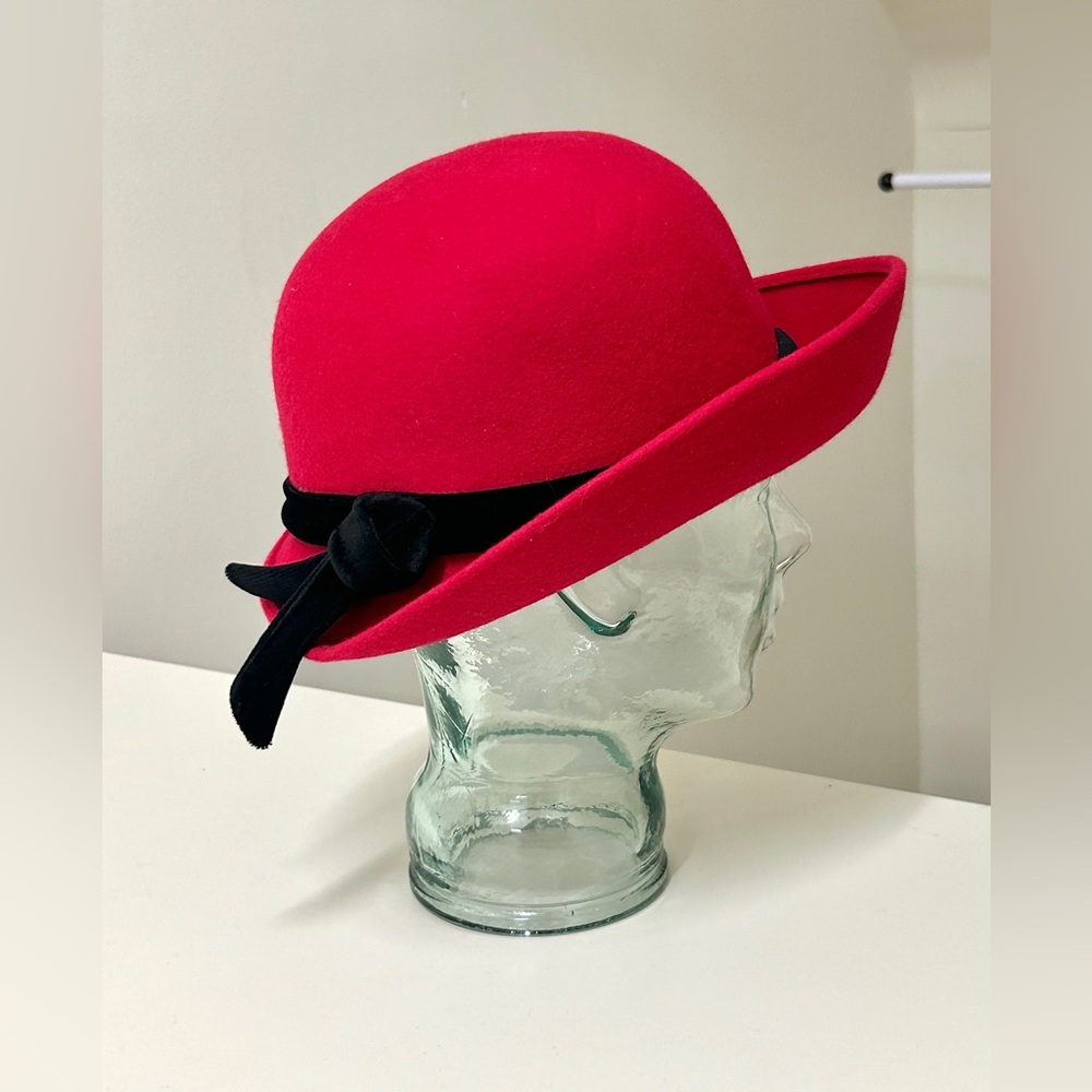 1980s Vintage LAURA ASHLEY 100% Wool Raspberry Women’s Hat Made in Great Britain